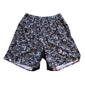 Lululemon Seawheeze 2017 Surge Black & White Pattern Shorts